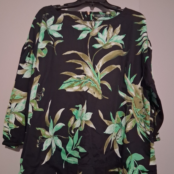 Lauren Ralph Lauren Black Top with Green Tropical Leaf Print - Picture 2 of 7